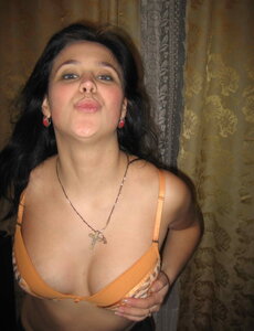 Дешевая проститутка  Кристиночка, встречаю с хорошем настроением в Екатеринбурге.